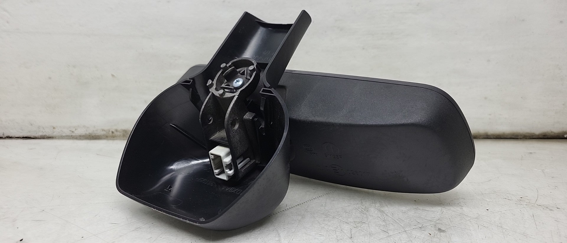 Pre-Owned 16 2016 Dodge Ram 1500 Interior Rear View Mirror OEM (Good)
