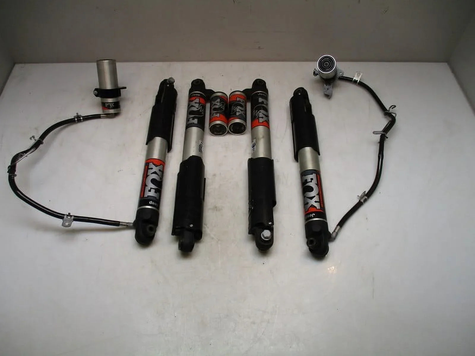 Pre-Owned 2022 Jeep Gladiator LH RH Front Rear Fox Shock Absorbers OEM (Good)