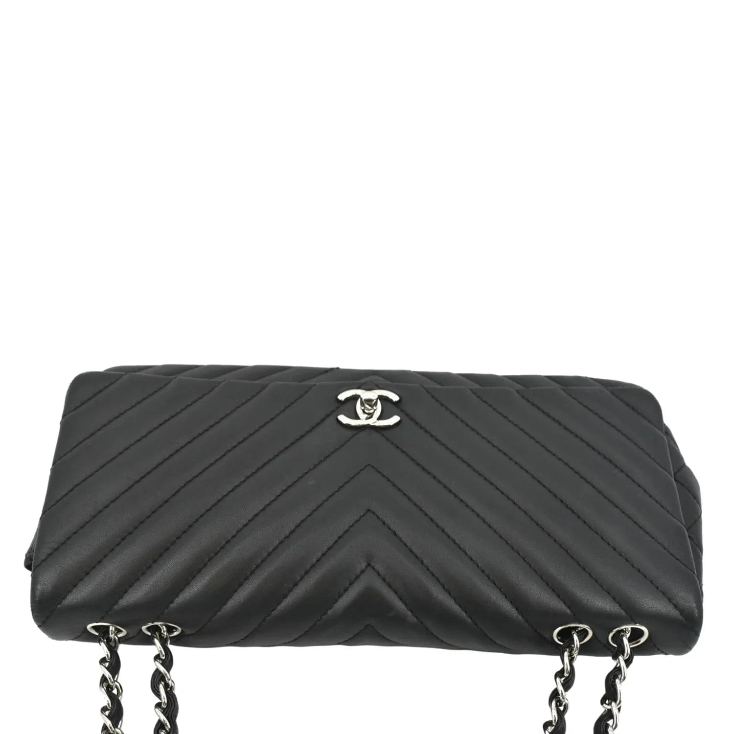 Pre-Owned CHANEL Surpique Chevron Medium Lambskin Leather Flap Crossbody Bag Black
