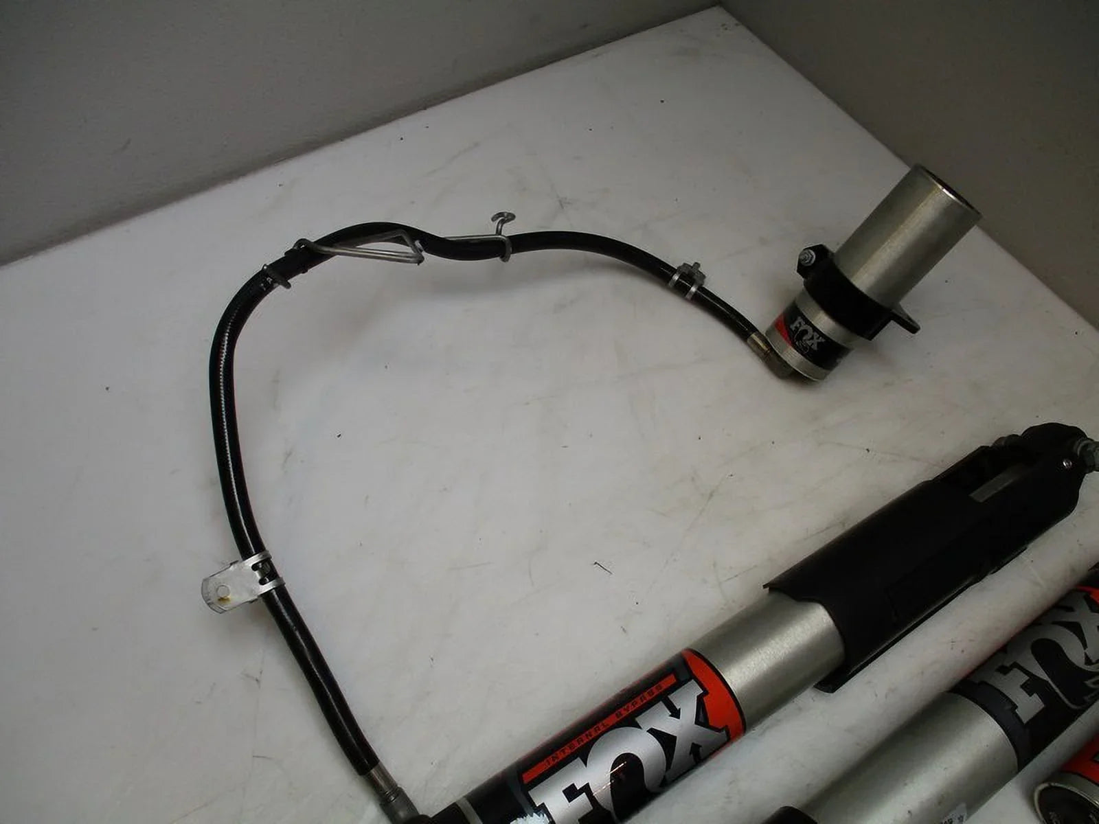 Pre-Owned 2022 Jeep Gladiator LH RH Front Rear Fox Shock Absorbers OEM (Good)