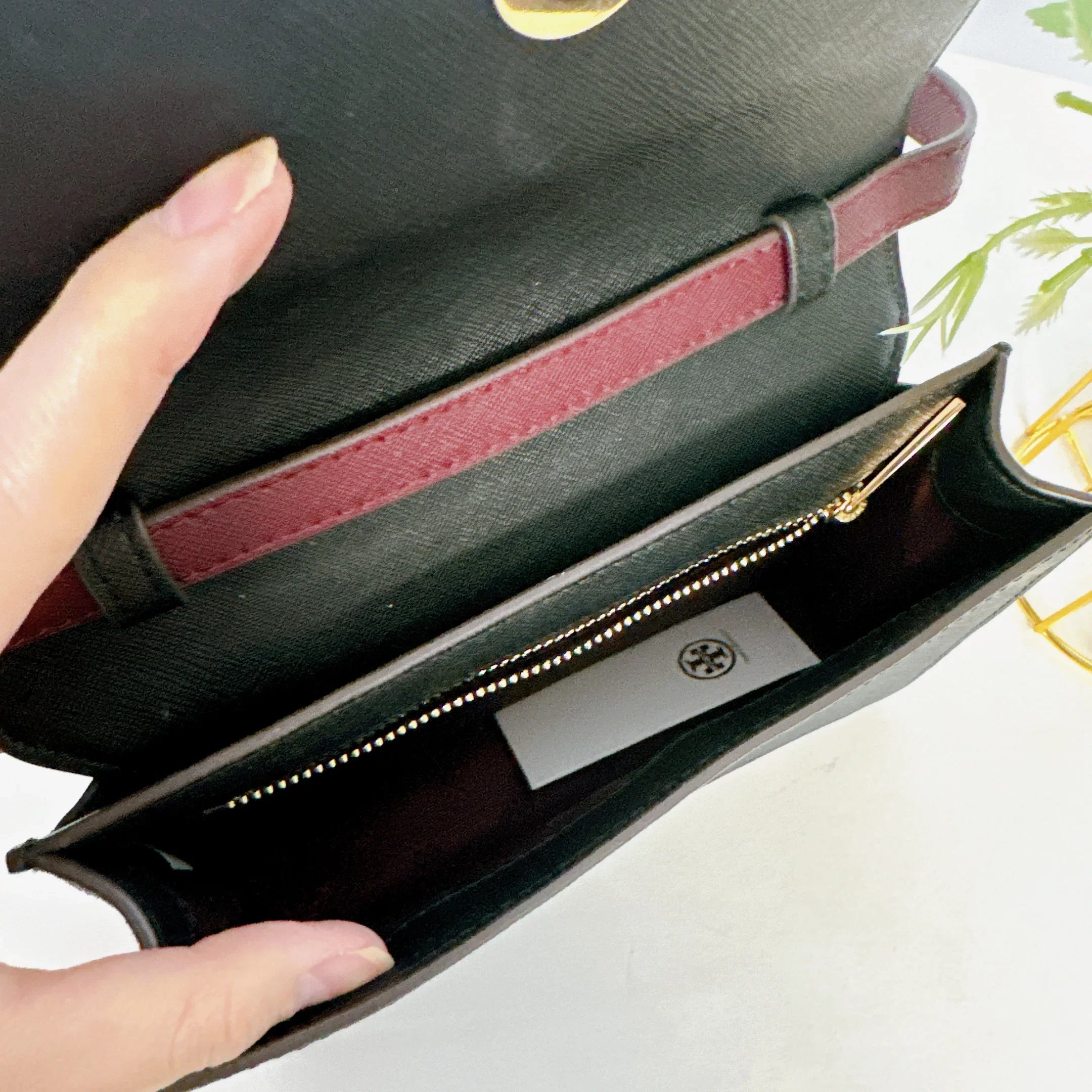 Tory Burch 84744 0821 Emerson Mini Shoulder Bag In Claret Black