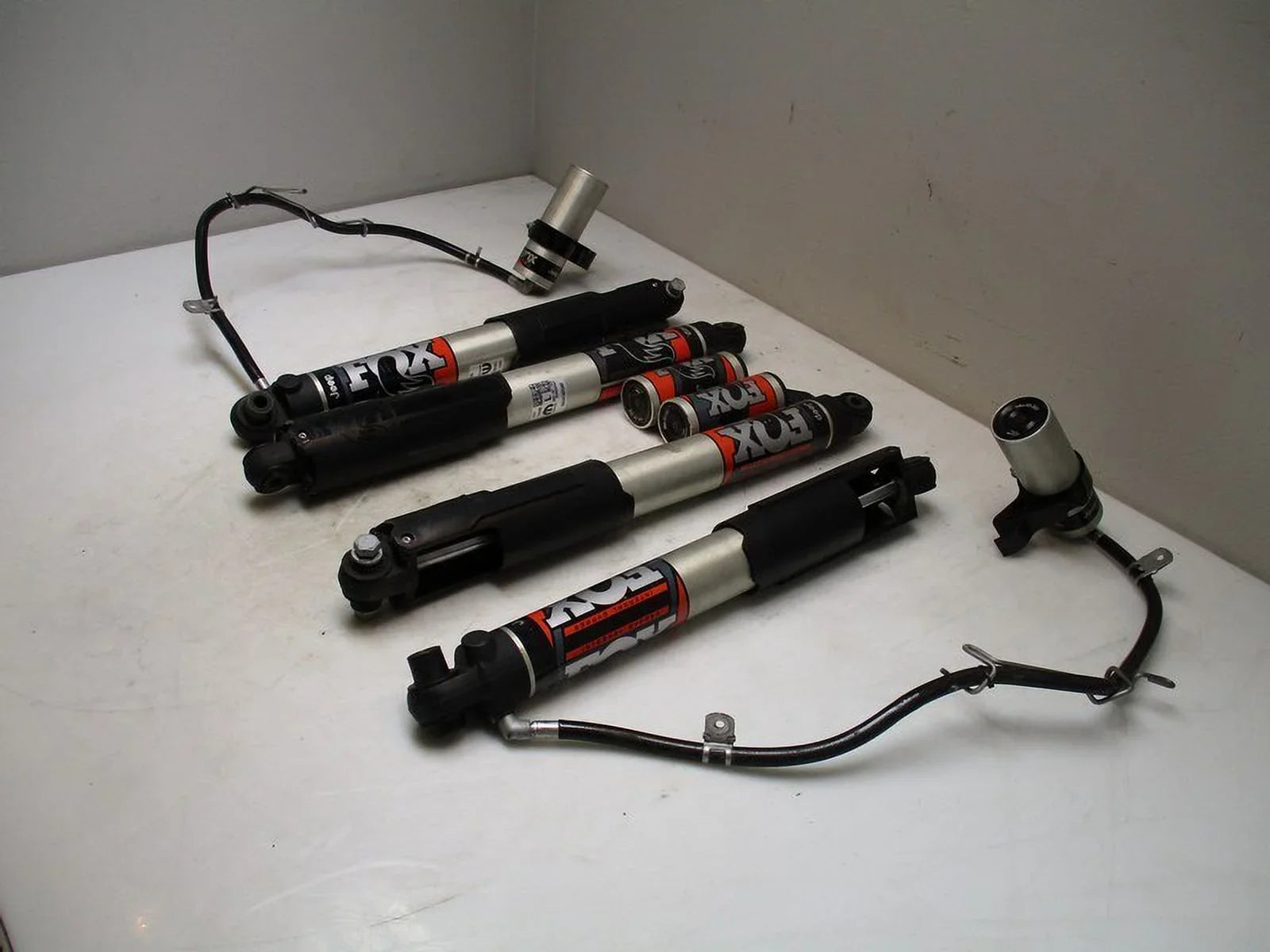 Pre-Owned 2022 Jeep Gladiator LH RH Front Rear Fox Shock Absorbers OEM (Good)